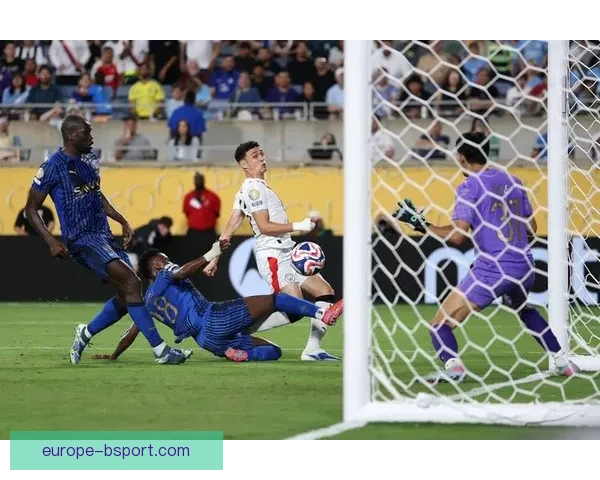 从世俱杯赛场看福登在防守端的战术价值评估研究与球队整体体系影响