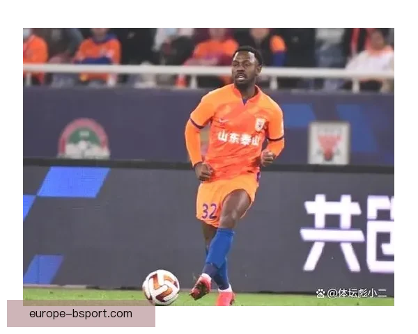 中国男足归化前锋费南多加盟中超上海申花团队力图再创辉煌