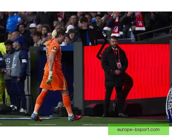 欧冠淘汰赛：多特蒙德补时阶段绝平保留晋级希望激战未完